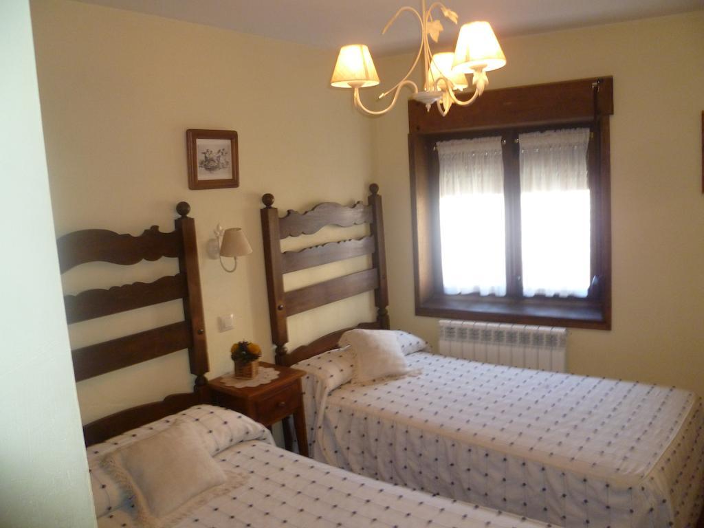 Artesano I Y III Guest House Navarredonda de Gredos Exterior photo