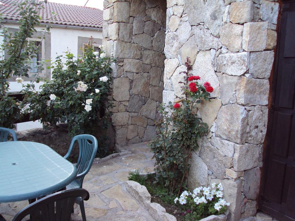 Artesano I Y III Guest House Navarredonda de Gredos Exterior photo